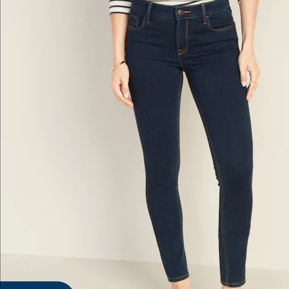 7/24 Old Navy Rockstar High Rise Super Skinny Jean